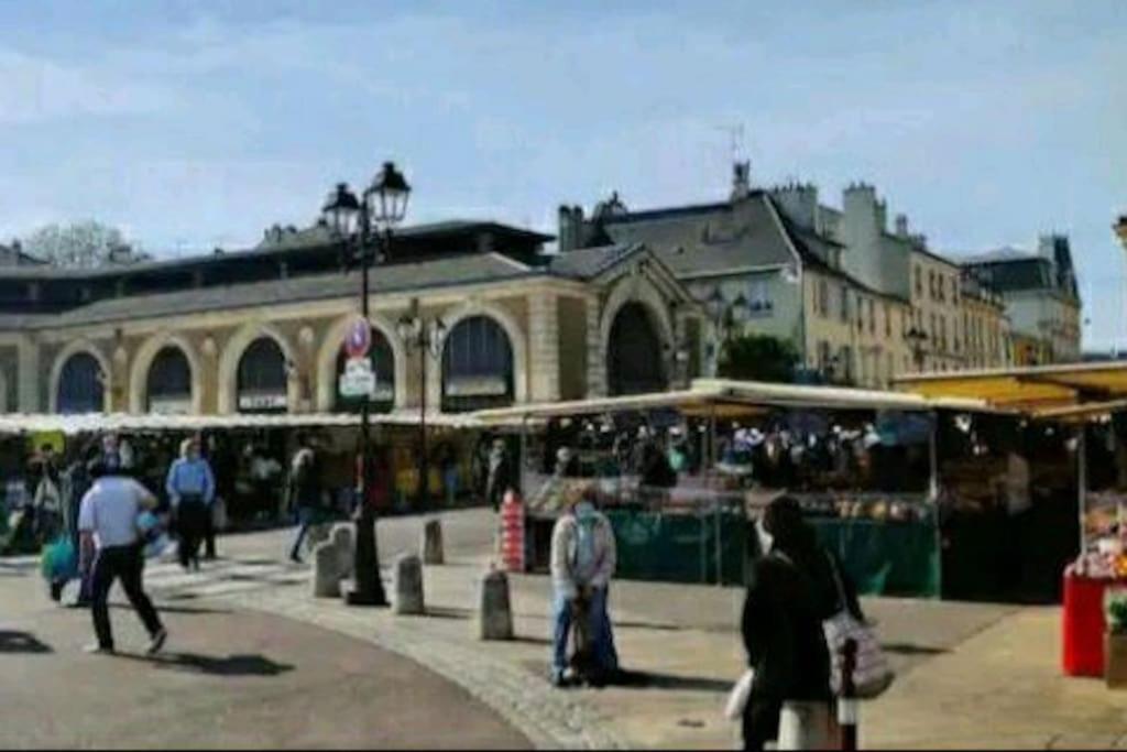 L'escale Paris G/w/n Versailles